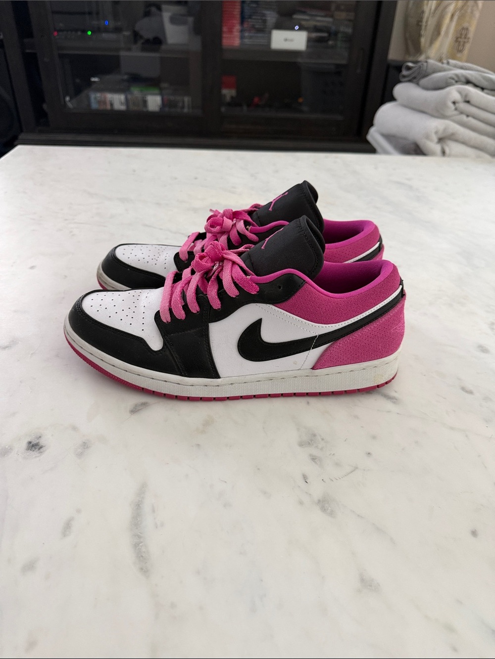 Jordan 1 Low-Top Sneakers in Black, White & Pink size 11 , no box, no inserts - Picture 4 of 9